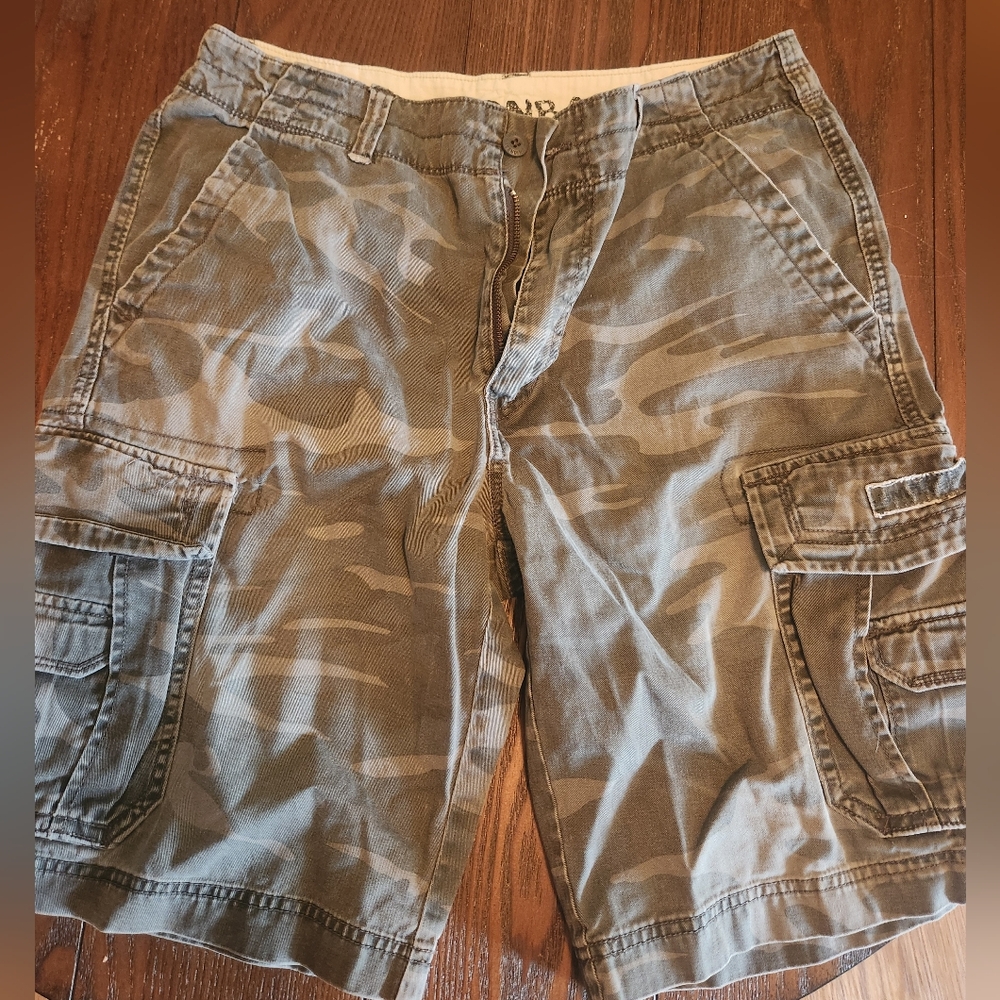 UNIONBAY Green and Brown Cargo Shorts Casual Style